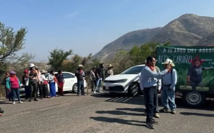 Bloquean carretera 190 Huajuapan-Oaxaca