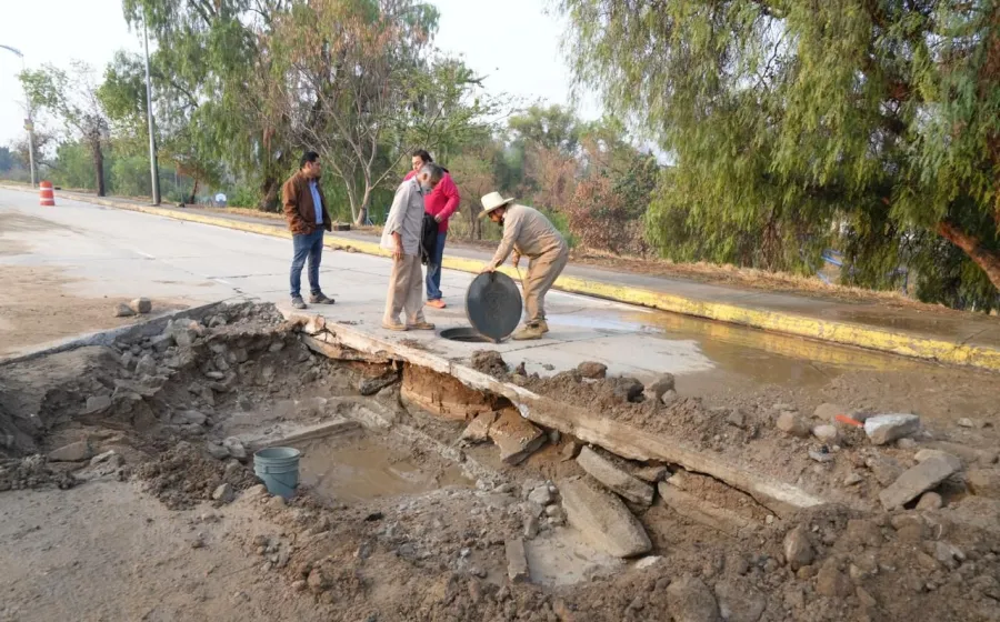 Repara Soapa red hidráulica afectada por hundimiento de tierra en riberas del río Atoyac