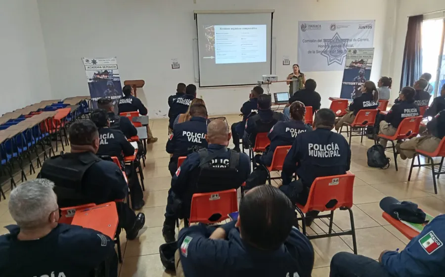 Capacitan a personal de la Secretaría de Seguridad Vecinal sobre el manejo y separación de residuos sólidos urbanos