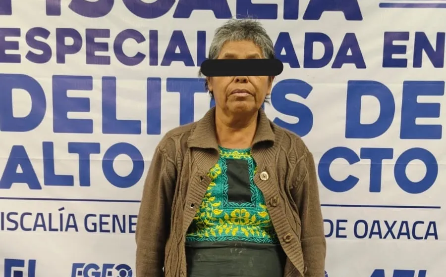 Fiscalía de Oaxaca ejecuta cateo contra narcomenudeo en Tlacolula de Matamoros; detienen a una mujer