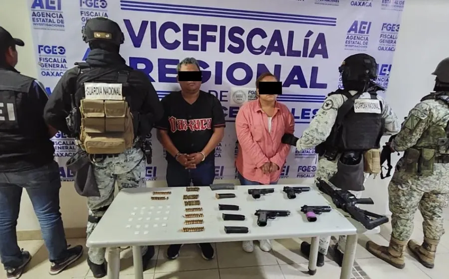 Detienen a hombre y mujer con armas de fuego, cartuchos útiles y drogas en la región del Istmo