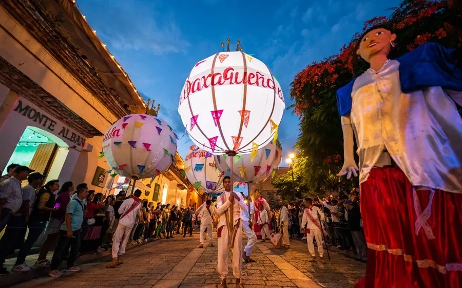 Destaca Sectur conectividad aérea de ciudad de Oaxaca para la Guelaguetza 2025