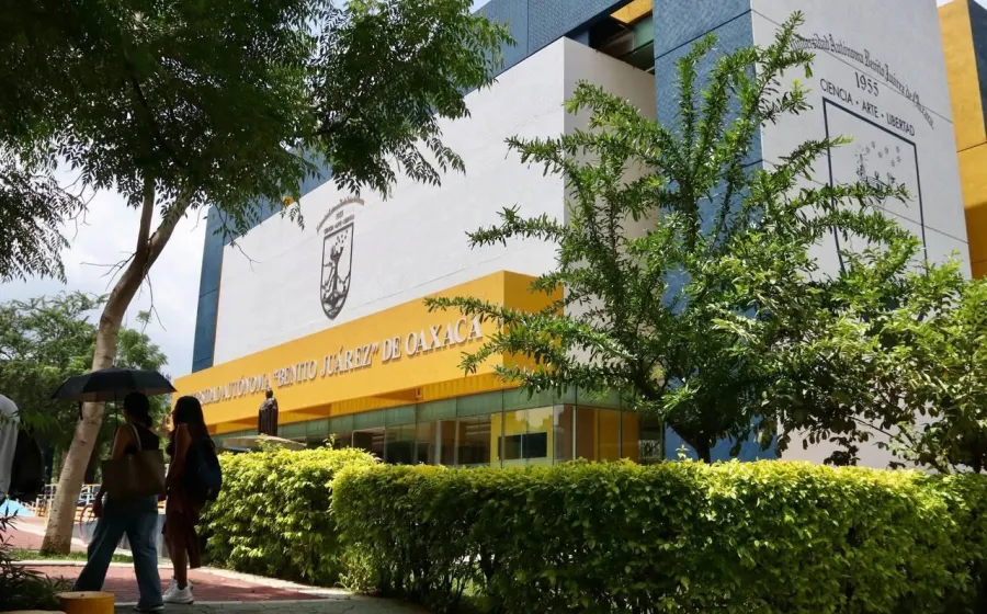 Comunicado del rector de la UABJO Cristian Carreño