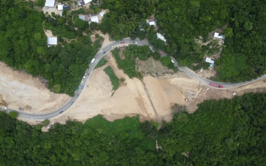 Exhorta Sectur Oaxaca a turistas tomar precauciones por paso intermitente en carretera federal 200