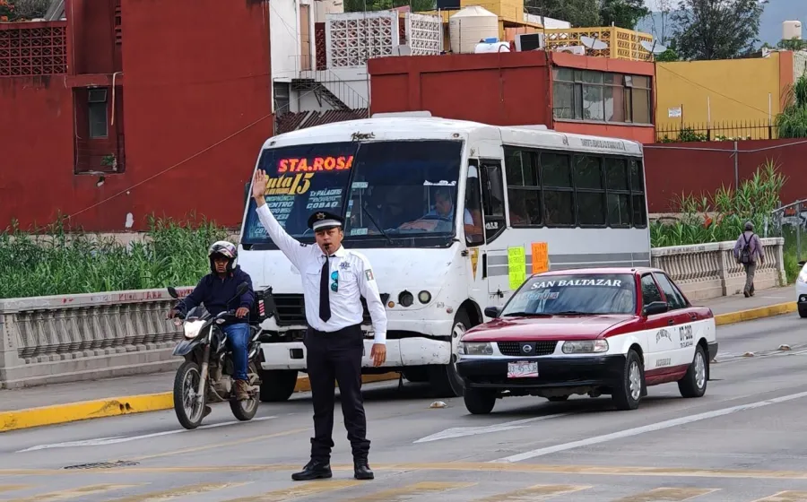 Llama Policía Vial Estatal a cumplir con la verificación vehicular durante la ampliación