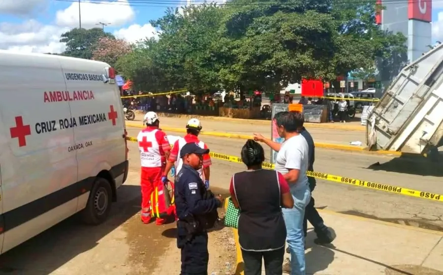 Colabora Municipio de Oaxaca de Juárez luego de que chofer de carro de basura del ayuntamiento embistiera a dos adultos mayores