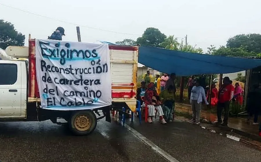 Por bloqueo, sin paso hacia Veracruz 
