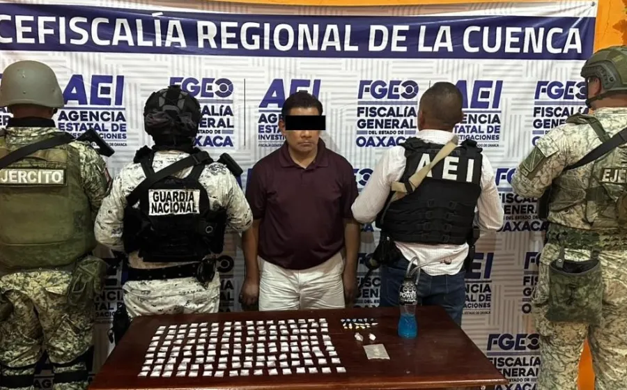 Durante cateo en bar de la Sierra Norte, detienen a una persona, al tratarse de un punto de venta de narcomenudeo