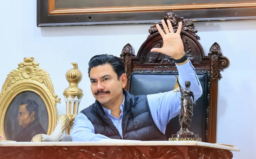 Ray Chagoya reconoce el esfuerzo del personal municipal durante la temporada de Día de Muertos