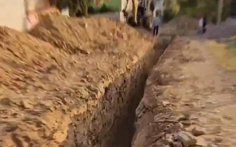 Avanza la construcción de drenaje sanitario en Pueblo Nuevo