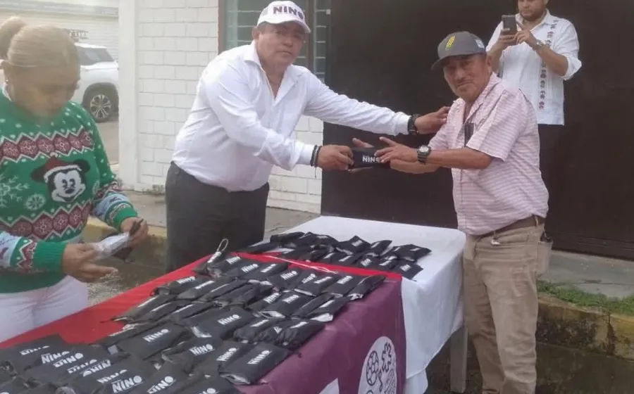Entrega Fundación Nino lentes en Tuxtepec