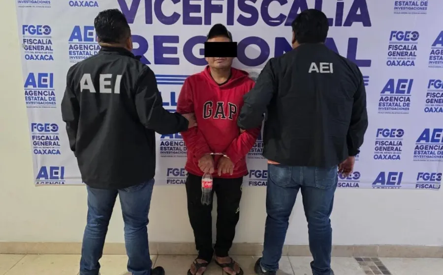 A prisión preventiva imputado por narcomenudeo, detenido cuando lanzaba piedras a autos en Lachigoló