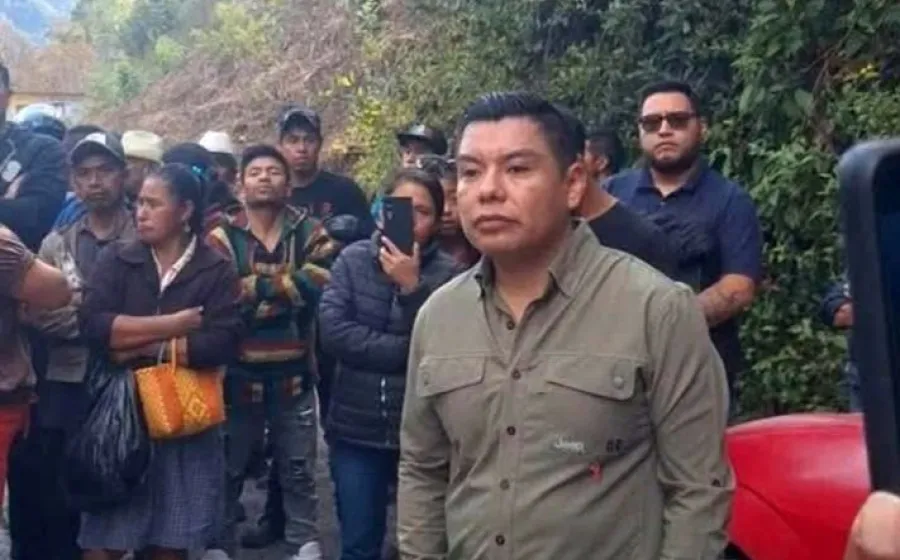 Retienen a diputado Benjamín Viveros en Acatepec