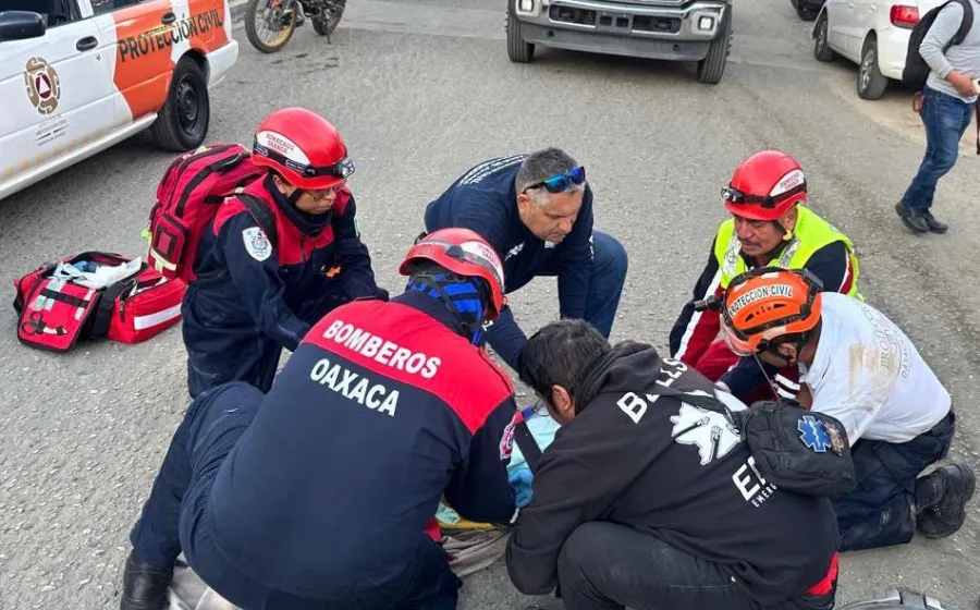 HCBO rescata con vida a persona atrapada en el interior de una alcantarilla en la capital del estado