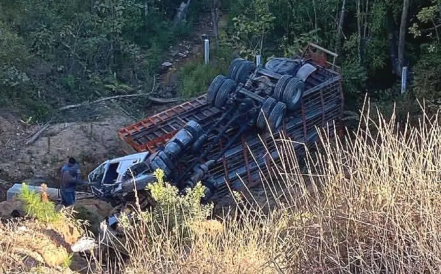 Doble accidente en carretera a la Costa 