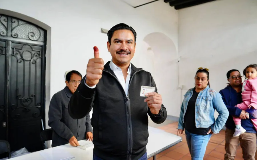 Ray Chagoya llama a participar y refrenda jornada en calma en Oaxaca de Juárez