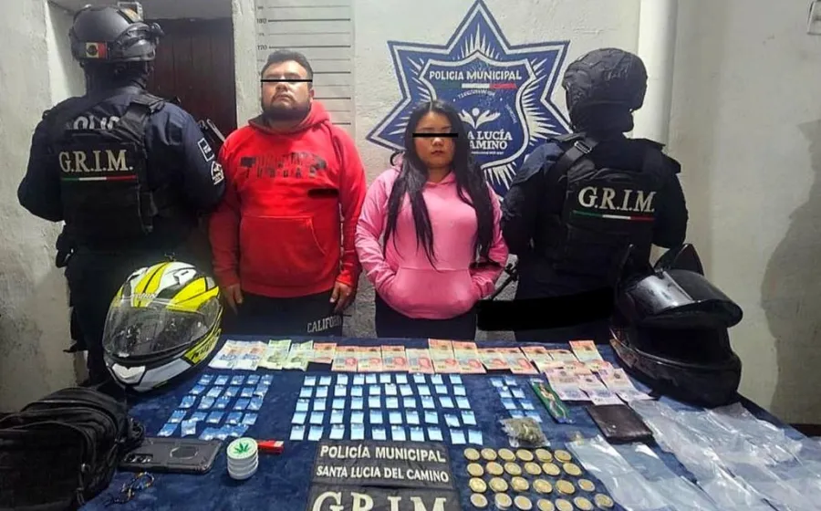 Detienen a pareja con más de 80 dosis de presunta droga tras persecución en Santa Lucía del Camino