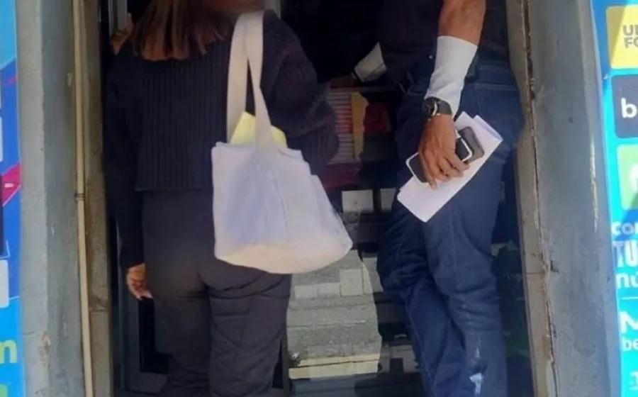 Fiscalía recupera de inmediato teléfono celular robado en la capital, gracias a denuncia oportuna y uso de inteligencia digital