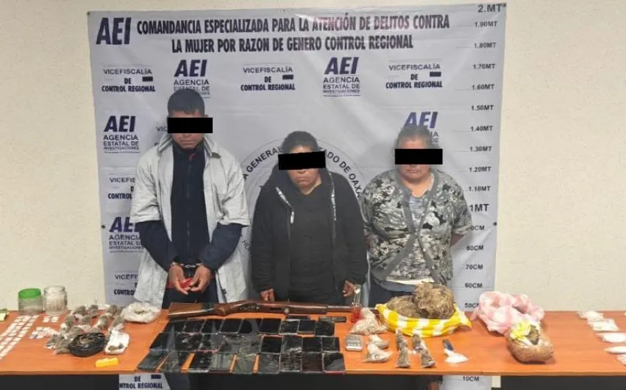 Desarticulan centros de operación de narcomenudeo en Ixtlán, detienen a cinco personas, aseguran más de 100 dosis y un arma de fuego