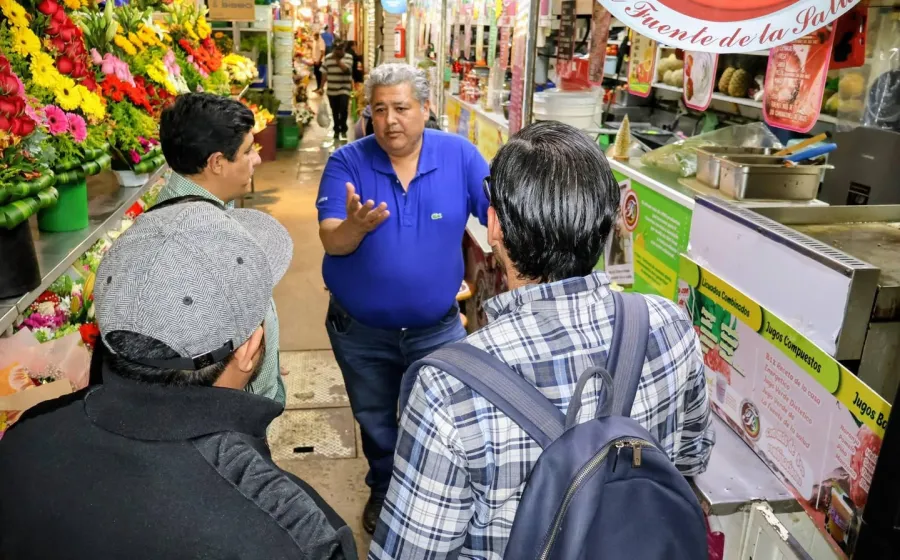 Gobierno Municipal brinda atención a locatarios luego de un conato de incendio en el mercado Benito Juárez