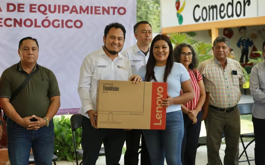 IEEPO entrega paquetes tecnológicos a 95 escuelas del Istmo 