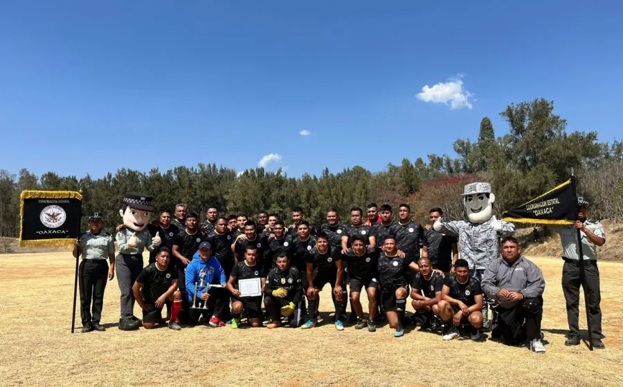 Dio inicio el Torneo Relampago de Fútbol en el marco del "113 Aniversario Del Ejército y Fuerza Aérea Mexicana"
