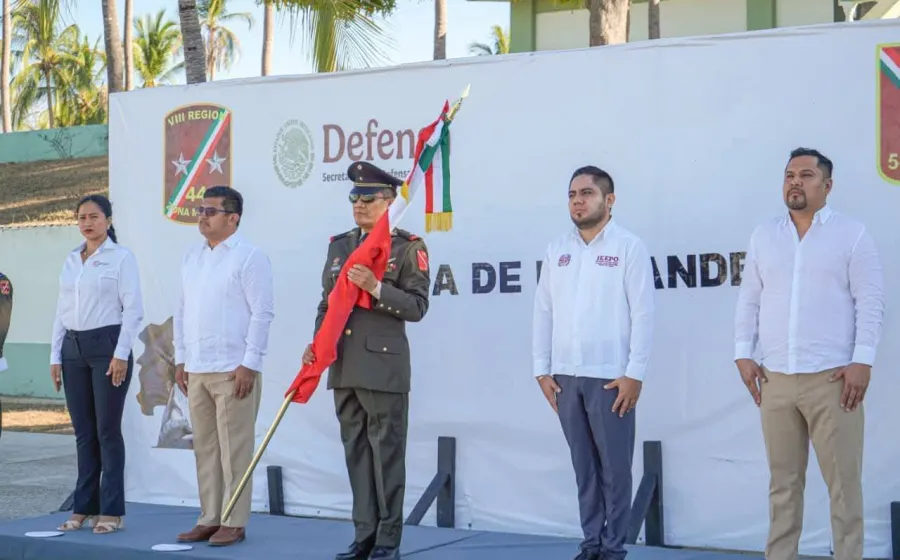 Abandera IEEPO a 73 escuelas de la Costa, celebrando la identidad nacional