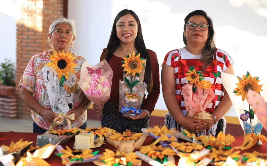 Xoxocotlán: Sistema DIF Municipal clausura con taller de "Flores Eternas"