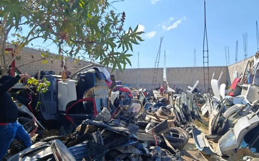 Ejecutan cateos en deshuesaderos de San Pablo Huitzo: asegura diversas autopartes de unidades de motor