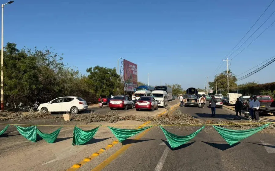 En Bajos de Chila el bloqueo genera preocupación por afectaciones al turismo y a la población