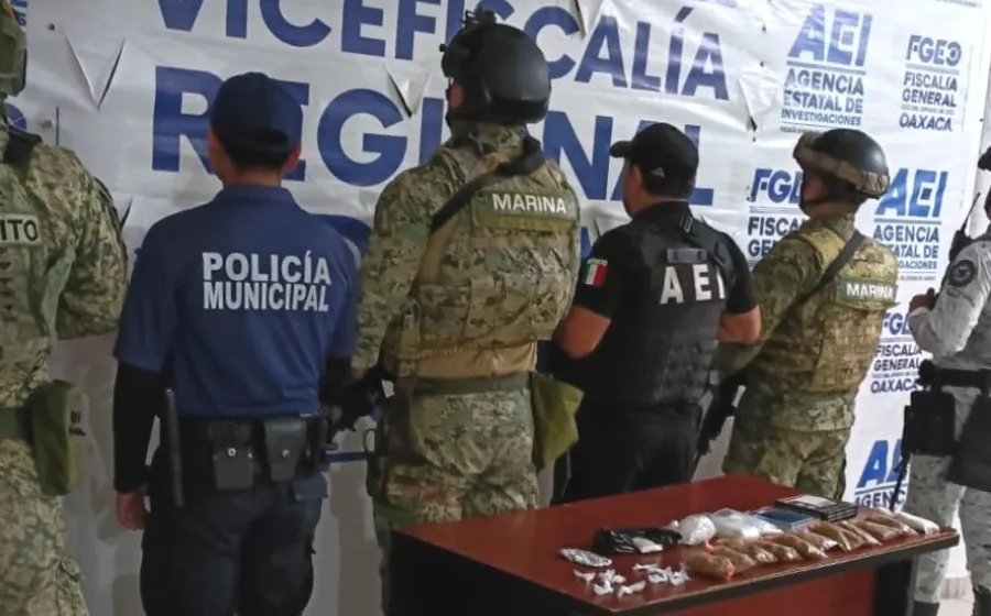 Ejecutan cateo en la Costa y aseguran diversas bolsas de droga