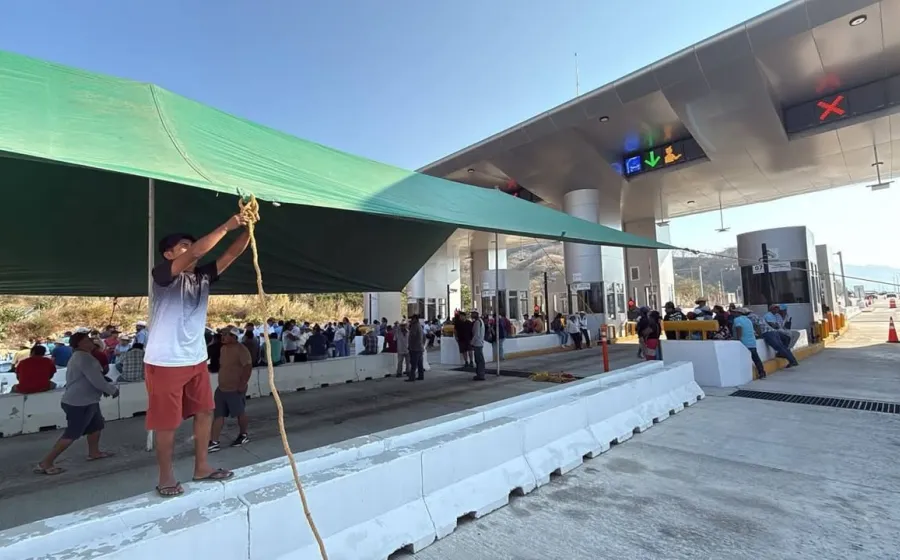 Bloquean carretera Barranca Larga – Ventanilla, piden finalizar obras