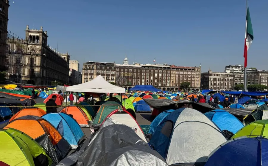 Se concentran contingentes de la CNTE en la Ciudad de México