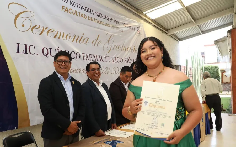 Egresan 82 nuevos profesionales de la FCQ de la UABJO