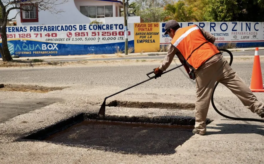 Repara Gobierno del Estado más de 800 baches en la capital 