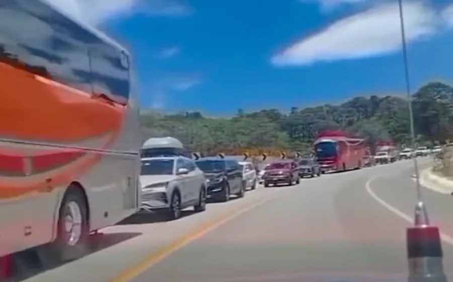 Caos y abandono en la supercarretera Barranca Larga–Ventanilla