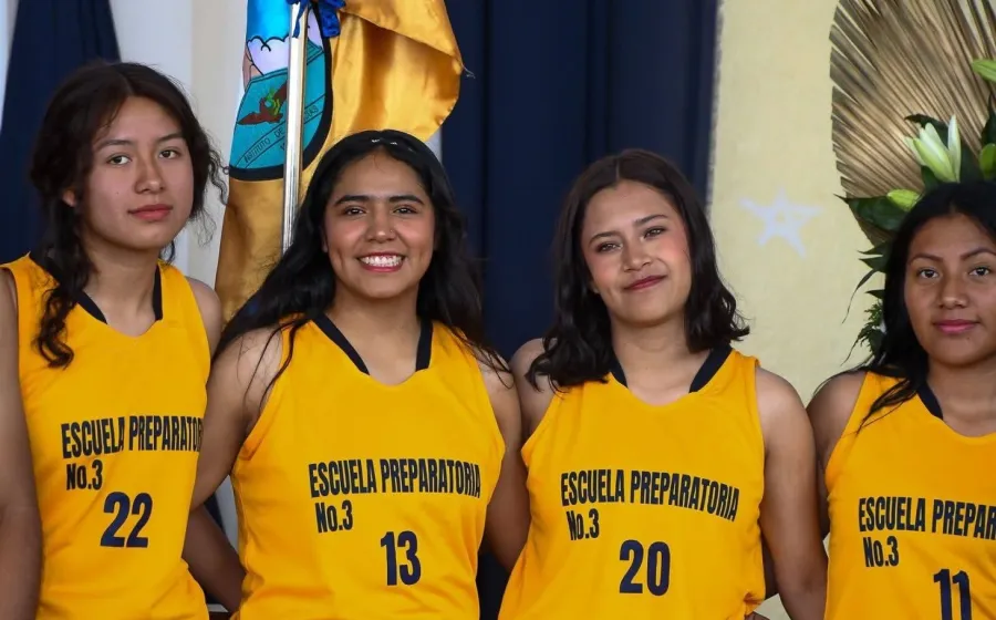 UABJO invita a jóvenes que egresan de secundaria a inscribirse a sus bachilleratos