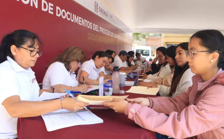 Inicia IEEPO recepción de documentos de egresados normalistas y becarios ENIDMI