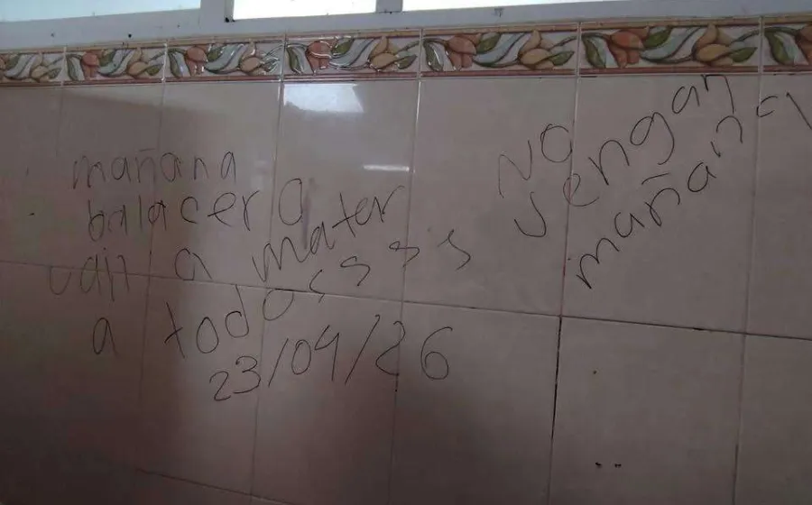 Ola de amenazas de tiroteos provoca temor y suspensión de clases en bachilleratos de Oaxaca