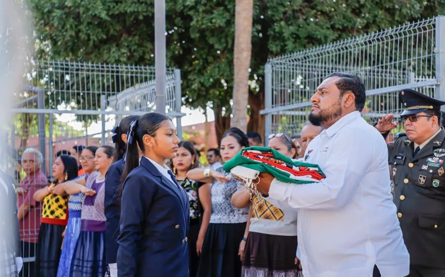 Encabeza Miguel Sánchez aniversario luctuoso de Heliodoro Charis Castro