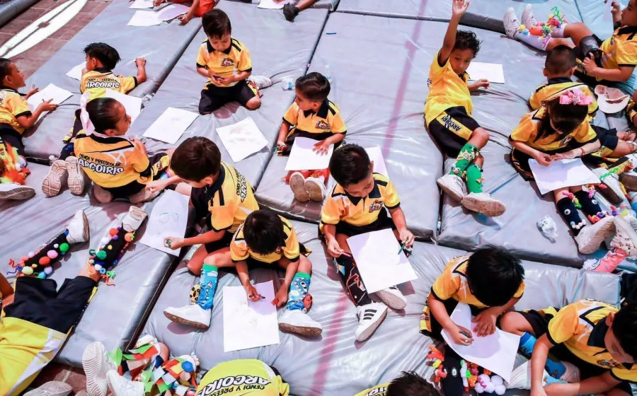 DIF juchiteco convive con infancias de preescolar en festejo por el Día del Niño