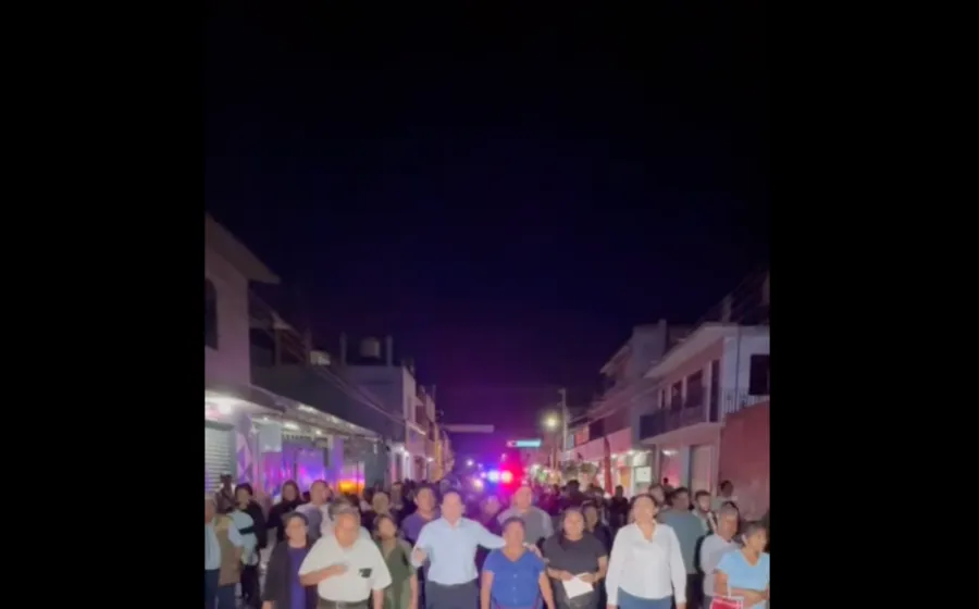 Recorren la col. Víctor Bravo Ahuja Sur con el proyecto Santa Lucía Segura e Iluminada 