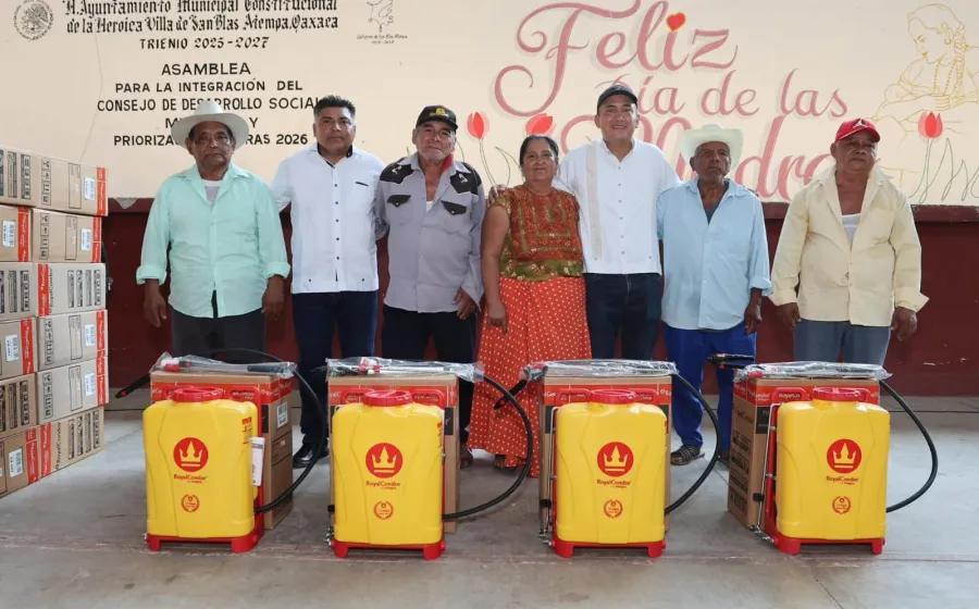 Gestiona Nino Morales apoyos para campesinos blaseños