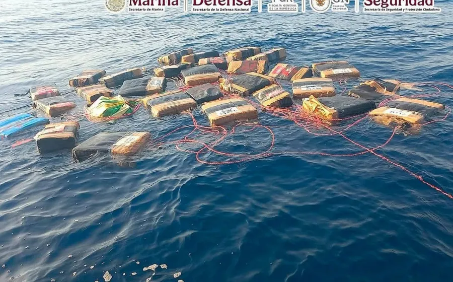 En aguas del Golfo de Tehuantepec, la Marina asegura dos toneladas de cocaína
