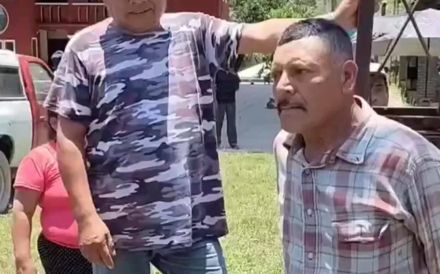 Retienen a dos personas en Quetzalapa por presunto desvío de recursos