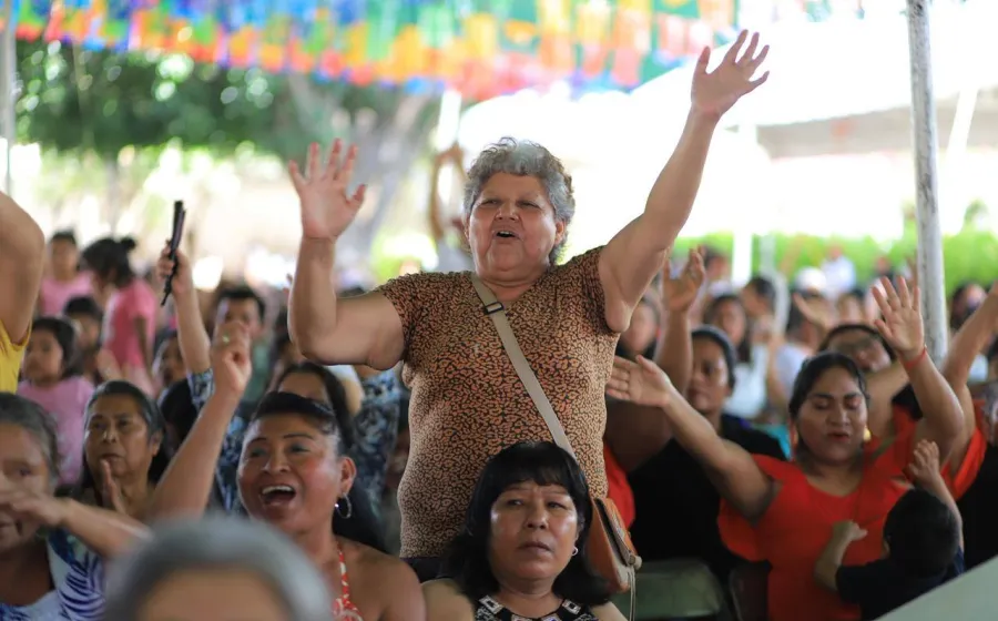 Celebra Xoxocotlán a más de 5 mil madres xoxeñas en su día