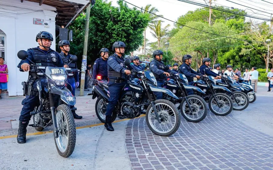 Entrega Miguel Quetu nuevas motopatrullas a Policía Municipal en Juchitán