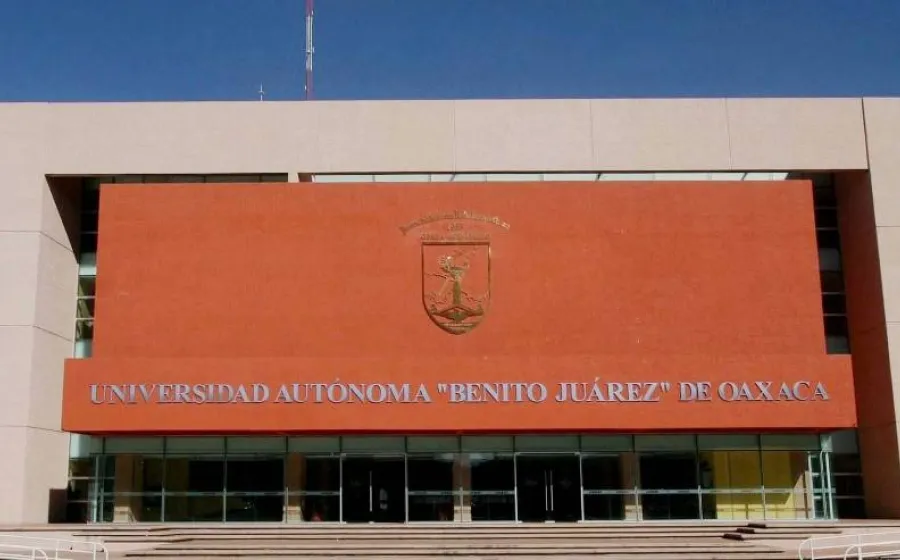 Expolición/ Habemus Rector morenista  Amado Sanmartín Hernández  / Para la linda Fátima López Martínez.