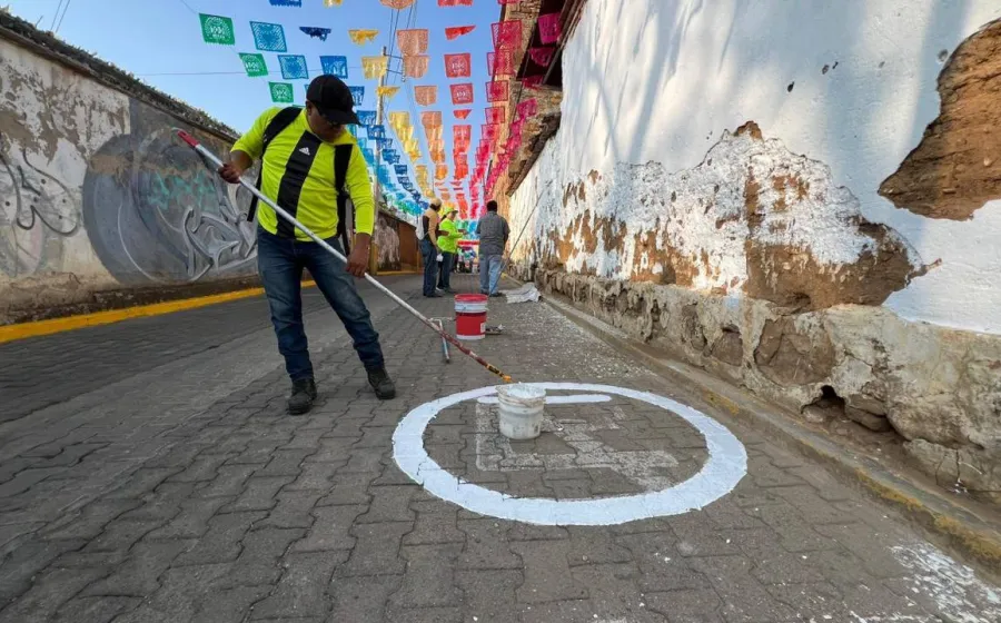 Realizan tequio en el Barrio de Xochimilco