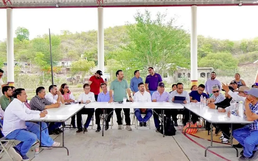 La Secretaria de gobierno construye acuerdos en la Sierra Sur para llevar agua a miles de familias oaxaqueñas